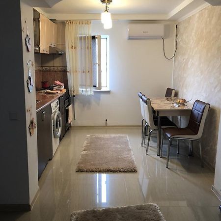 Отель Apartament Isabela Нэводари Экстерьер фото
